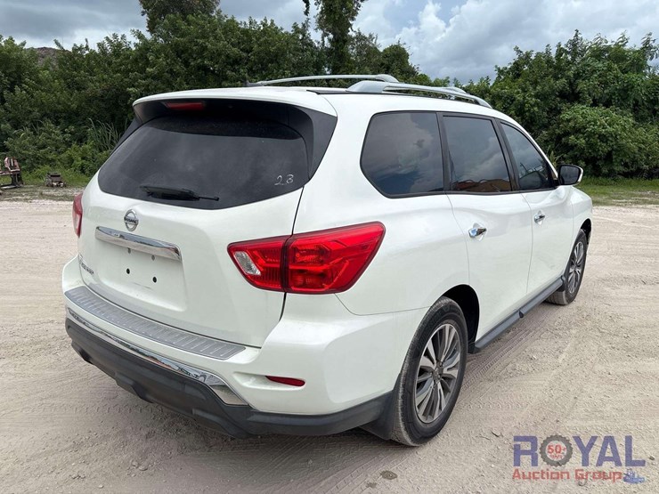 2017-nissan-pathfinder-image-3