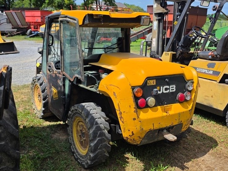 2011-jcb-515-40-image-3