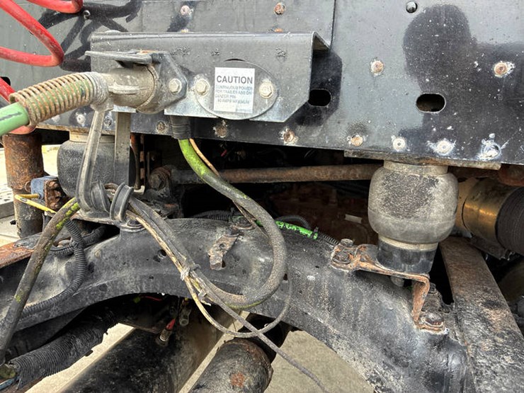 2003-caterpillar-12-image-29