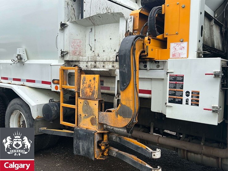 2017-international-workstar-7400-image-23