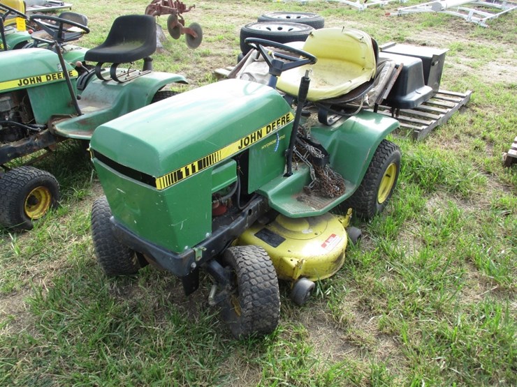 john-deere-110-image-2