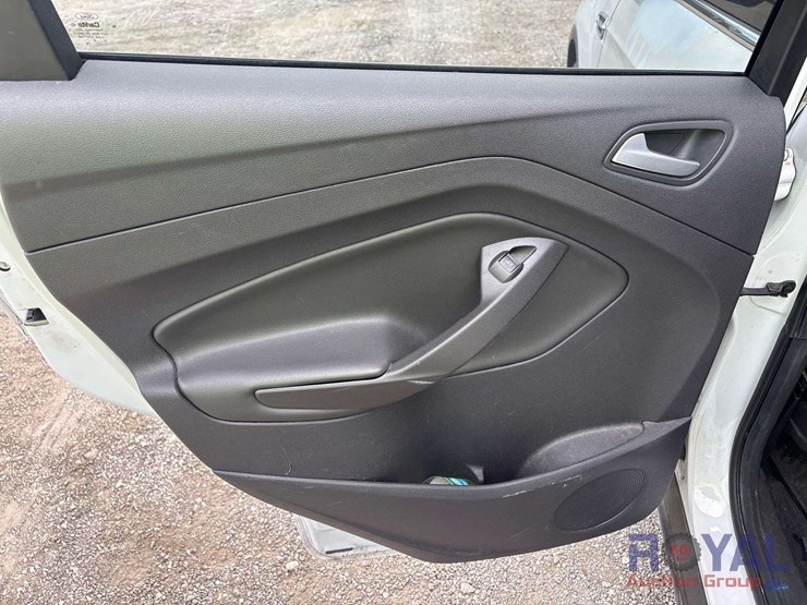 2013-ford-escape-image-19