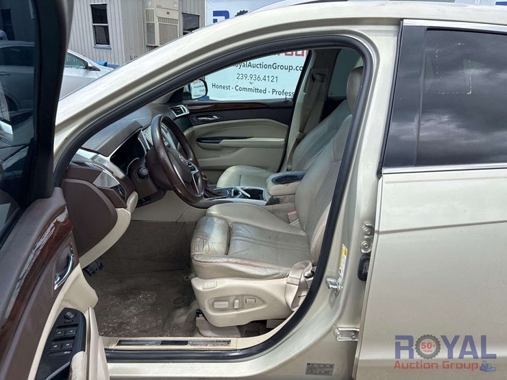 2013-cadillac-srx-image-10