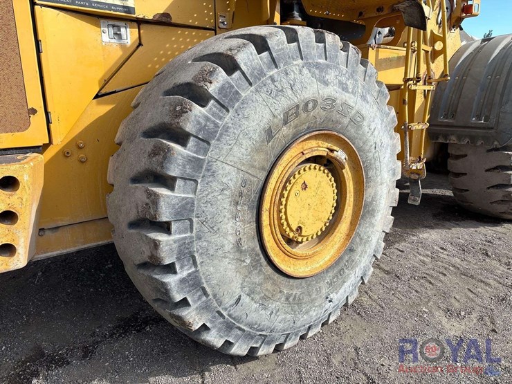 2011-deere-844k-image-42
