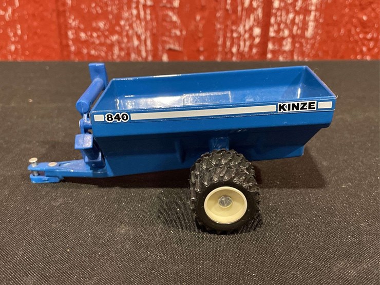 1999-kinze-840-image-3