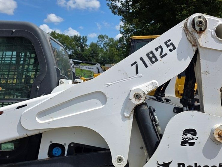 2018-bobcat-t870-image-26