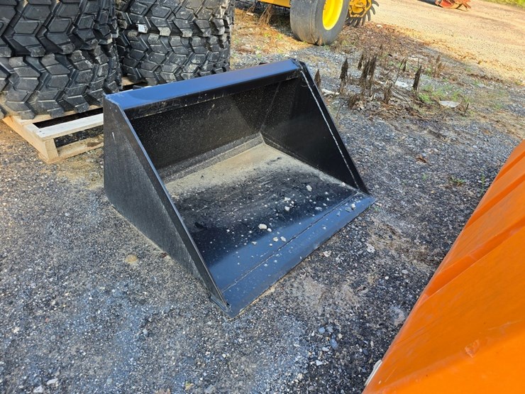 new-jmr-36"-walk-behind-bucket-image-1