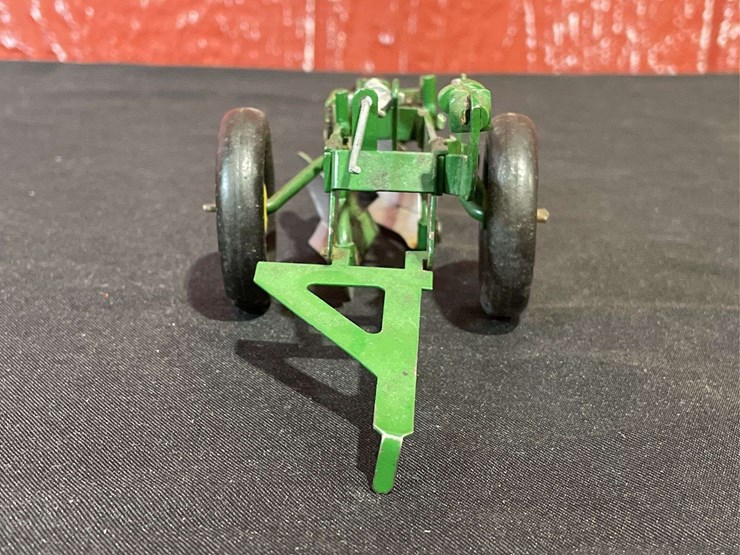 john-deere-16-image-13
