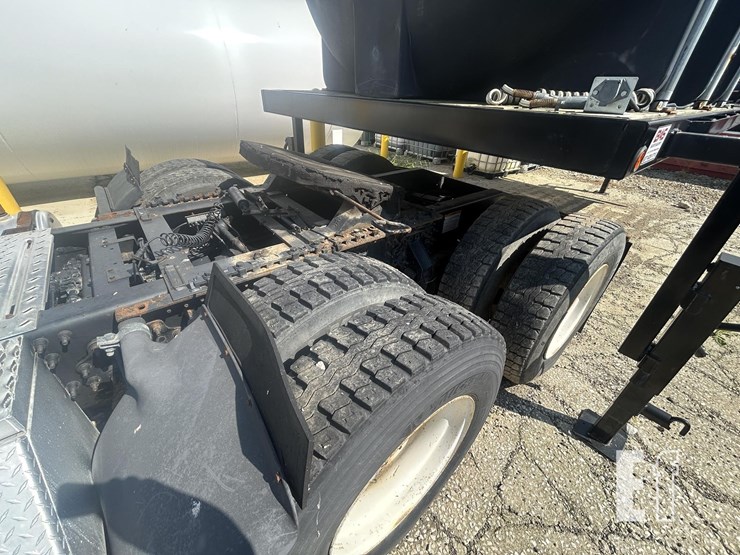 2011-mack-pinnacle-cxu613-image-21