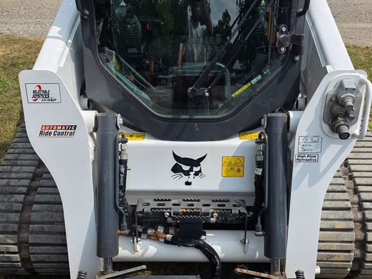 2023-bobcat-t770-image-38