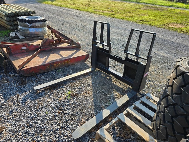 new-kivel-5500-lb.-skidloader-forks-image-3