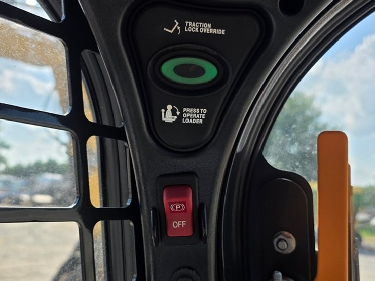 2023-bobcat-t770-image-56