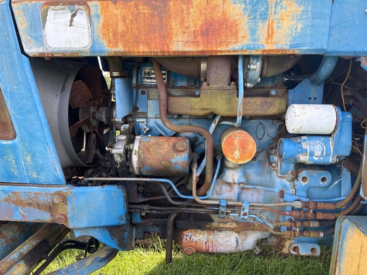 ford-7710-image-14