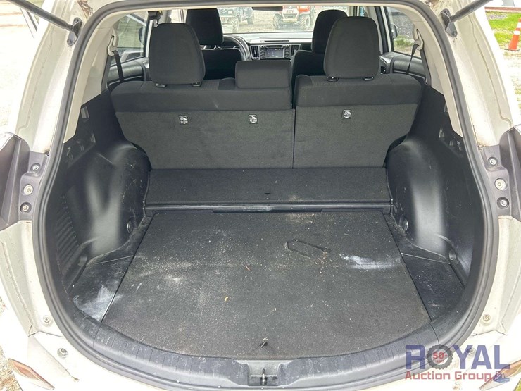 2018-toyota-rav4-image-28