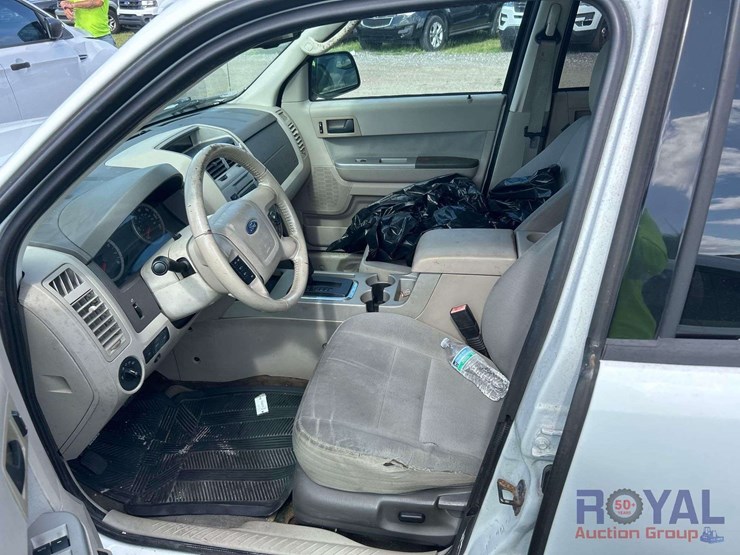2012-ford-escape-image-12