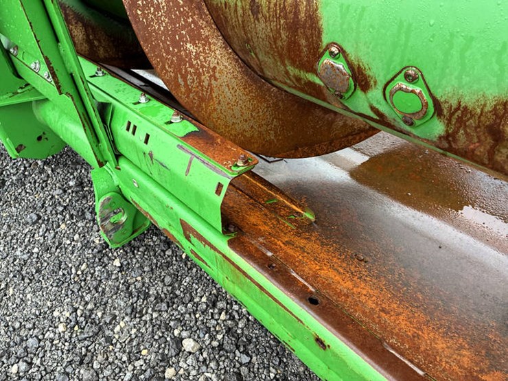 2013-john-deere-635f-image-27