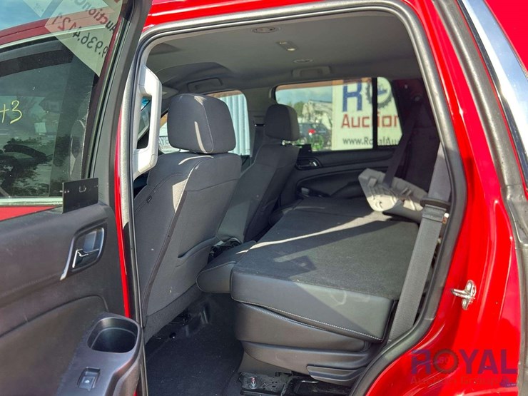 2016-chevrolet-tahoe-image-18