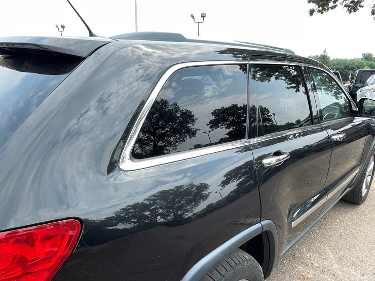2013-jeep-grand-cherokee-image-31