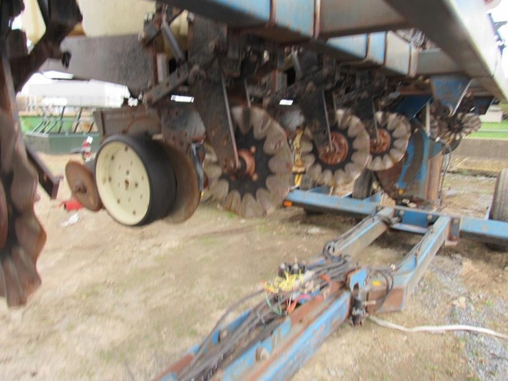 kinze-2300-image-7