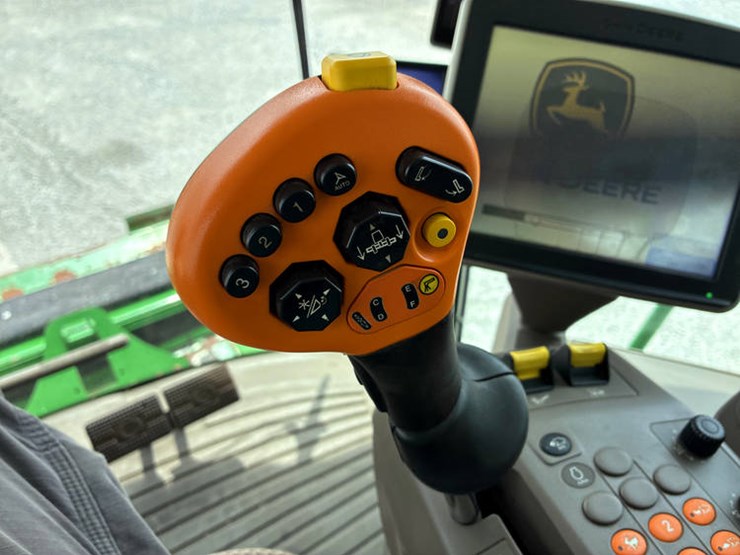 2014-john-deere-s680-image-105