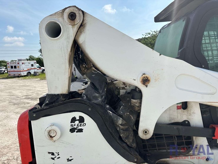 2019-bobcat-t770-image-22