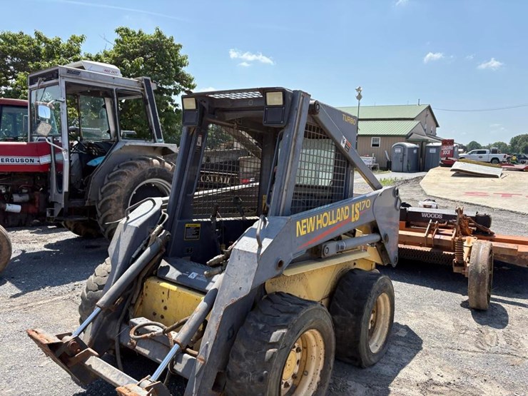 new-holland-ls170-image-4