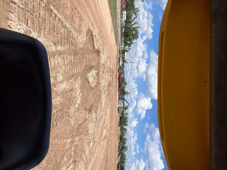 komatsu-pc27mr-2-image-35