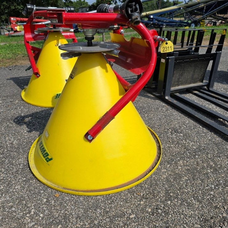 New Power Line 400 Plastic 3pt. Spin Spreader