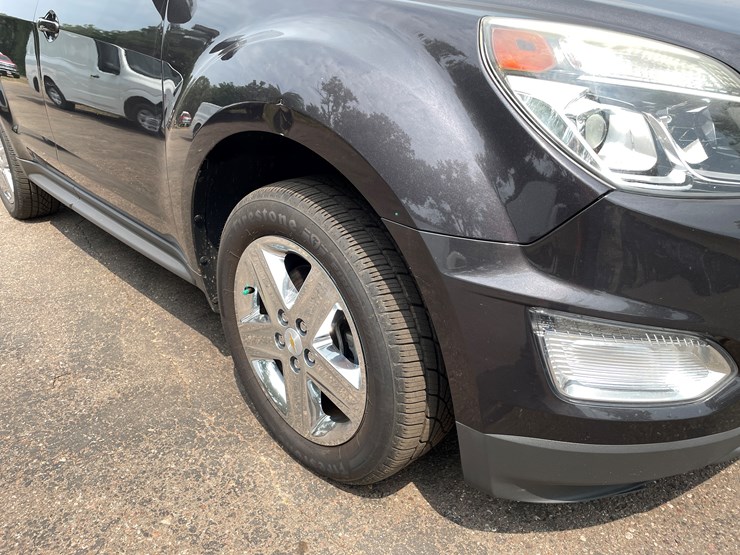 2016-chevrolet-equinox-lt-image-29