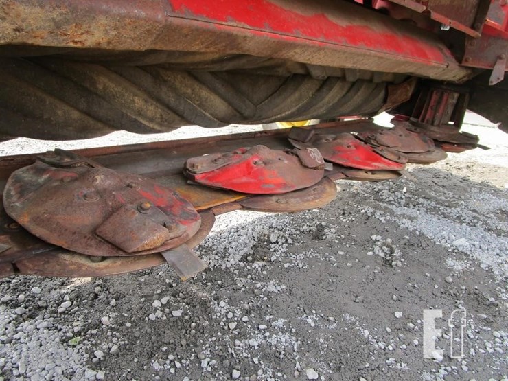 new-holland-411-image-4