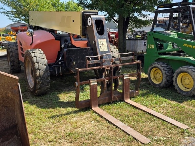 2013-jlg-g9-43a-image-1
