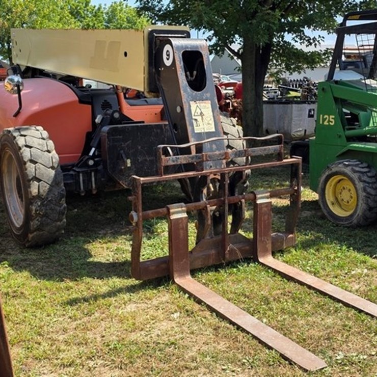 2013 JLG G9-43A