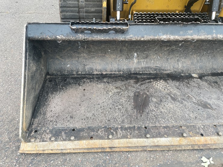2019-caterpillar-259d3-image-12