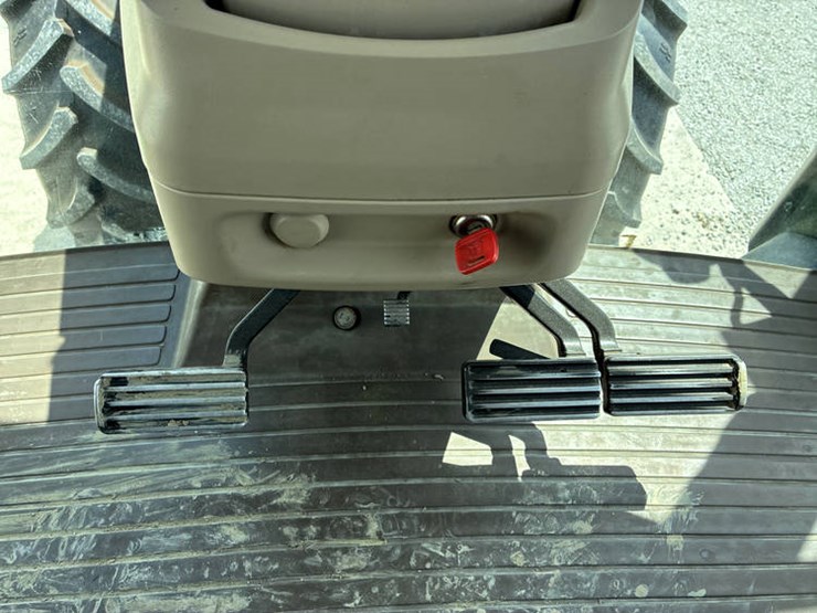 2014-john-deere-8285r-image-80