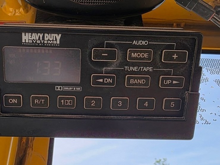2001-deere-670c-image-64