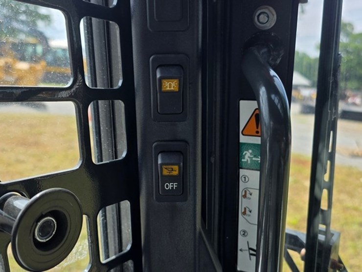 2023-bobcat-t770-image-55