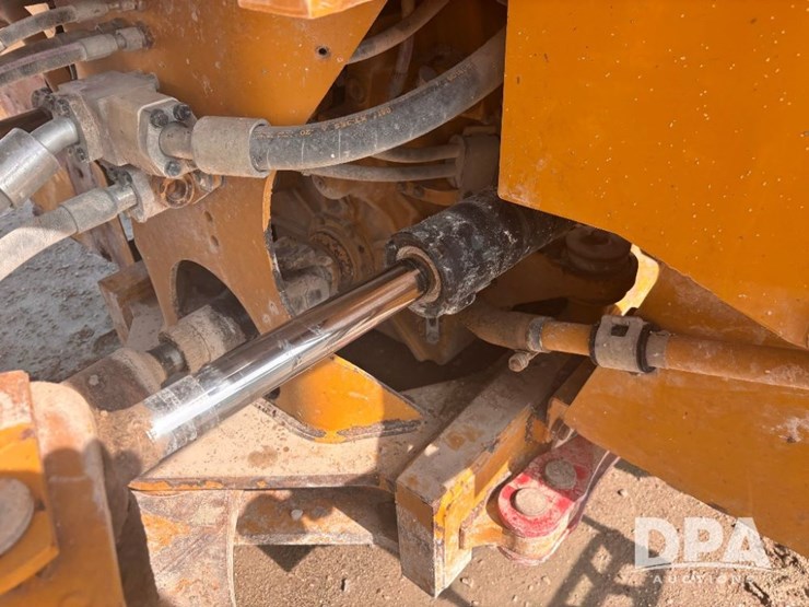 2014-caterpillar-950m-image-34