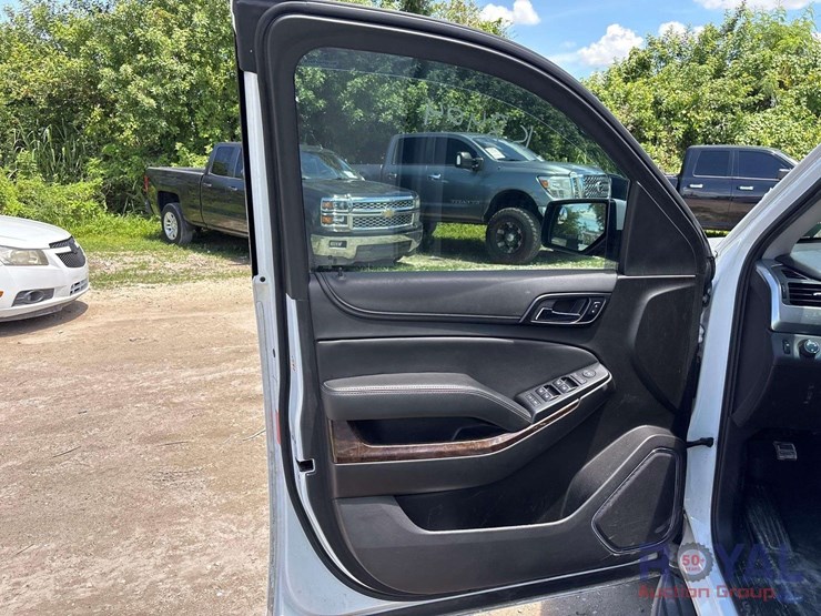 2019-chevrolet-tahoe-image-10