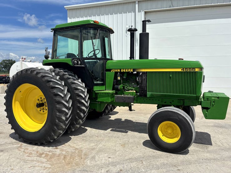 1990-john-deere-4555-image-1