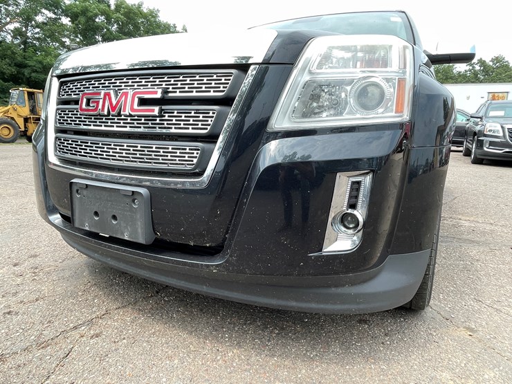 2015-gmc-terrain-slt-image-10