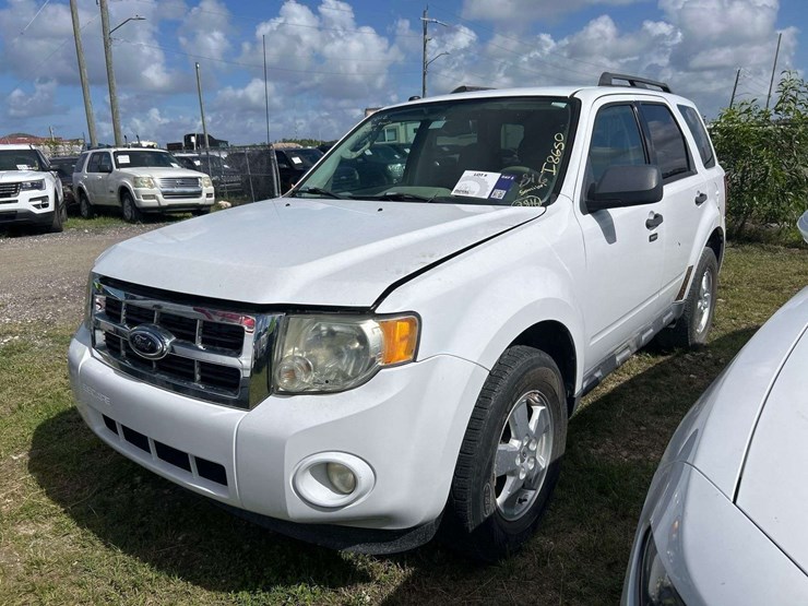 2012-ford-escape-image-1