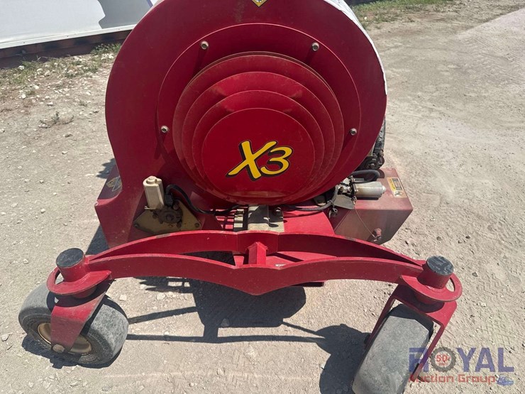 2016-hurricane-blo-vac-x3-stand-on-blower-image-13