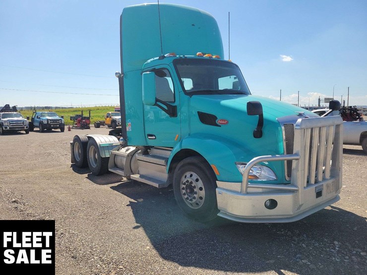 2018-peterbilt-579-image-18