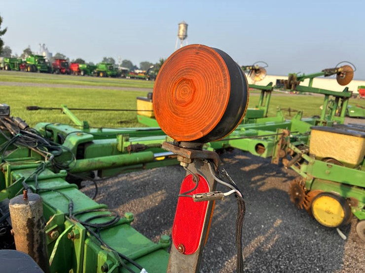 john-deere-7000-image-49