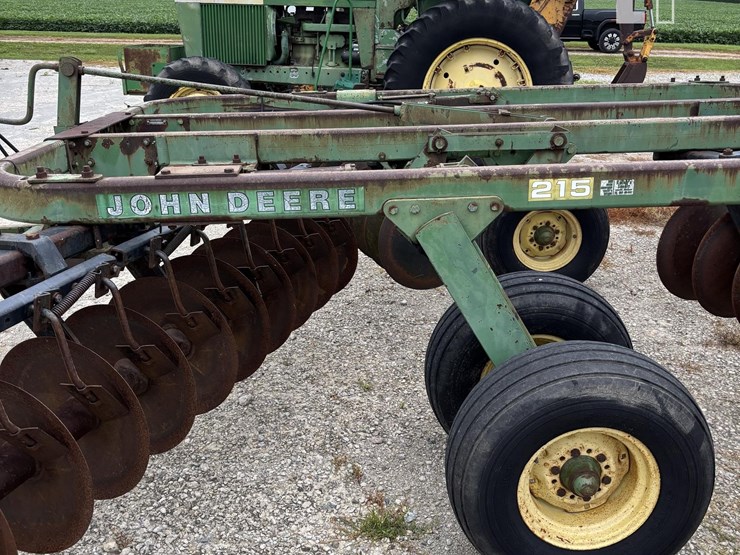 john-deere-215-image-3