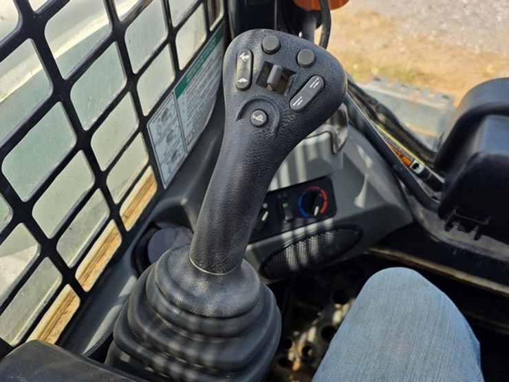 2018-bobcat-t870-image-50