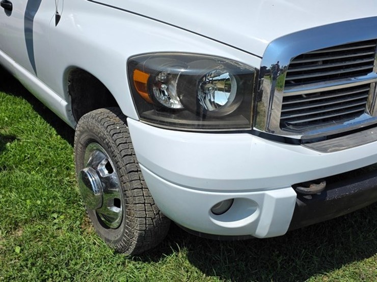 2006-dodge-ram-3500-image-37