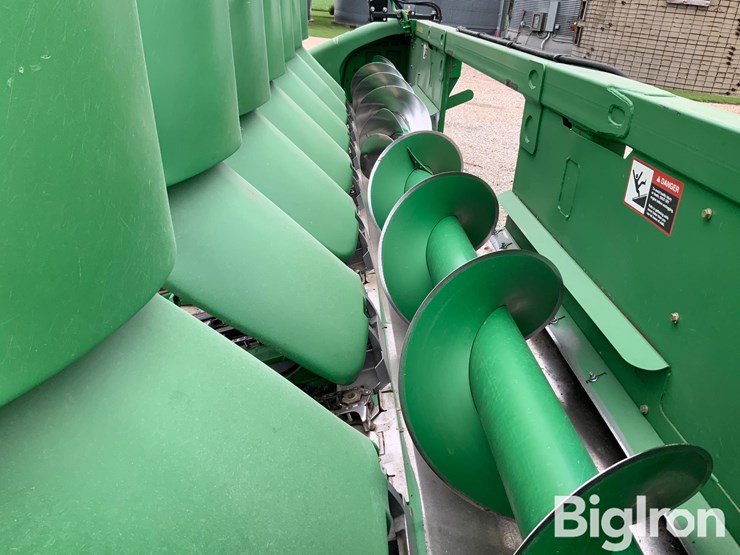 2013-john-deere-608c-image-17