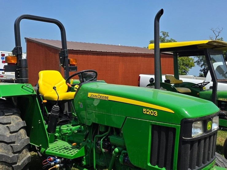 john-deere-5203-image-32