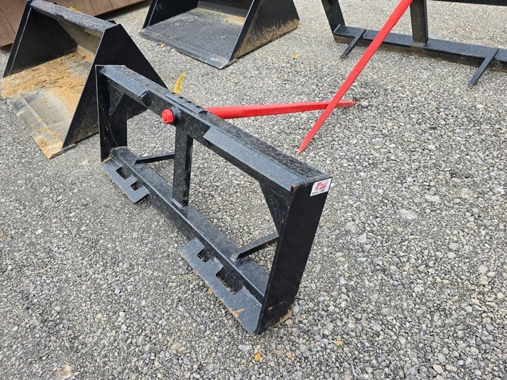 new-kivel-single-skidloader-spear-image-1